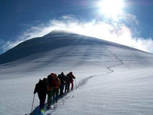 تفاوت کوهنوردی در تابستان و زمستان