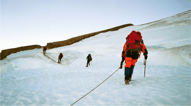 تفاوت کوهنوردی در تابستان و زمستان