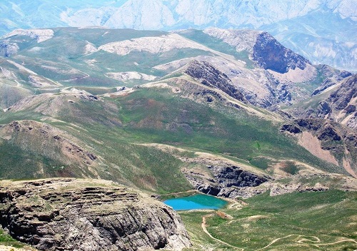 دریاچه لزور | عاشقان طبیعت ایران | روستای لزور دریاچه‌ای در دل کوه