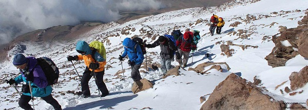 صعود به قله دماوند | عاشقان طبیعت ایران | شرایط و تجهیزات لازم برای صعود به قله دماوند