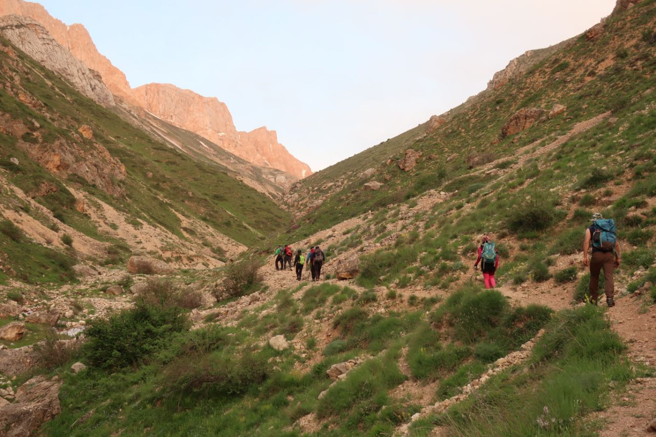 قله پرچنان | عاشقان طبیعت ایران | پرچنان بلندترین قله کوههای فیروزکوه