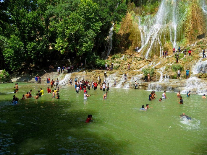 توسعه پایدار گردشگری | عاشقان طبیعت ایران | نقش آبشارها در توسعه پایدار گردشگری