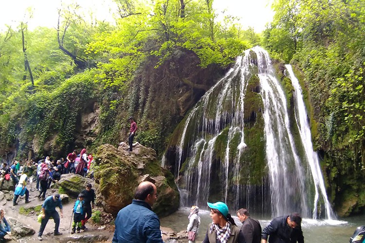 توسعه پایدار گردشگری | عاشقان طبیعت ایران | نقش آبشارها در توسعه پایدار گردشگری
