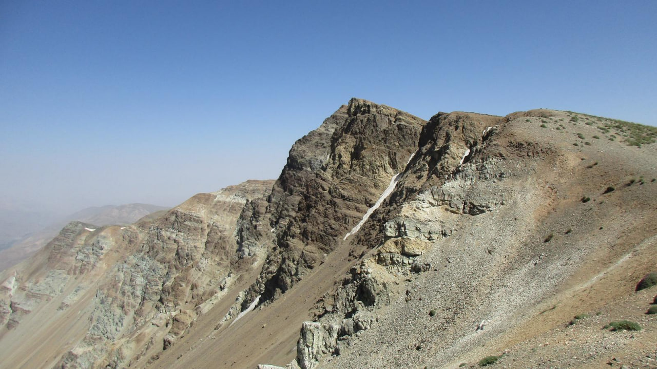 زرین کوه | عاشقان طبیعت ایران | صعود به قله زرین کوه | زرینه کوه