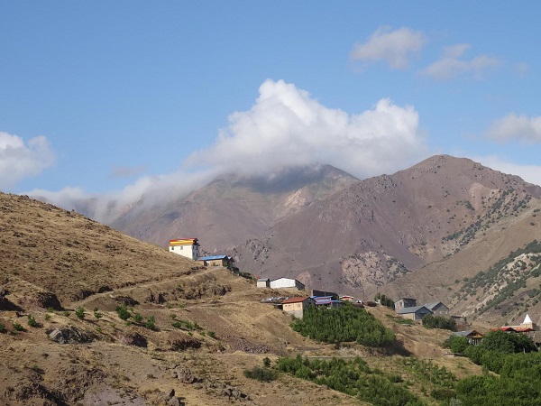 قله سیالان | عاشقان طبیعت ایران | صعود به قله سیالان طالقان | روستای هنیز
